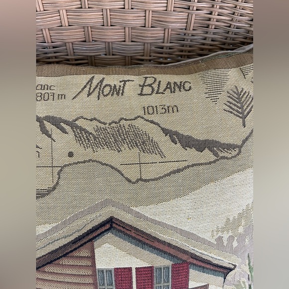 Mars & More Robelin Alpine Pillow 17x17 in new like condition
Ski cottage, cabin - Picture 2 of 6